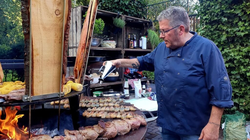 rob haakmsa en gerecht bij bbq catering van haaksmaak
