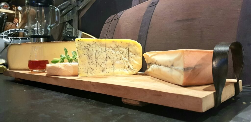 nagerecht en kaasplank van haaksmaak kok aan huis